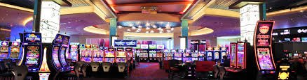 Straight Flush dalam Three Card Poker